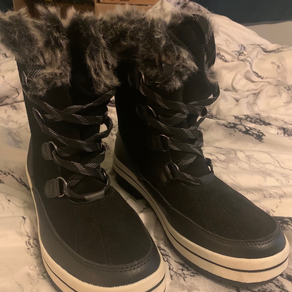 Universal Thread Lace Up Winter Boots